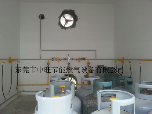 液相自动切换阀安装实例图.jpg